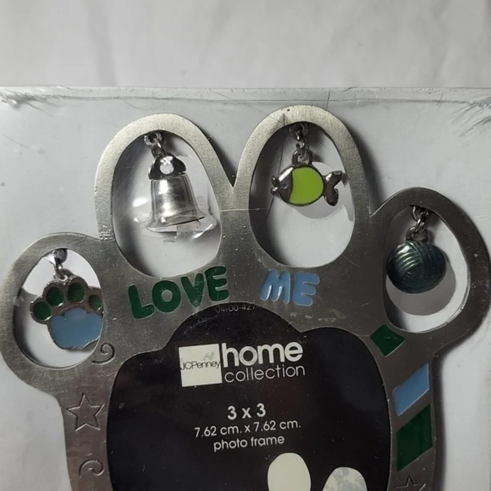New in Package Metal‎ Paw Picture Frame